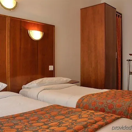 Pavillon Courcelles Parc Monceau Aparthotel 3*